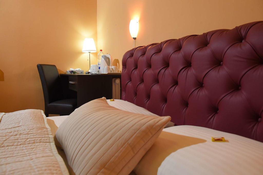 Apartment Inn Rooms ノヴィ・サド 部屋 写真