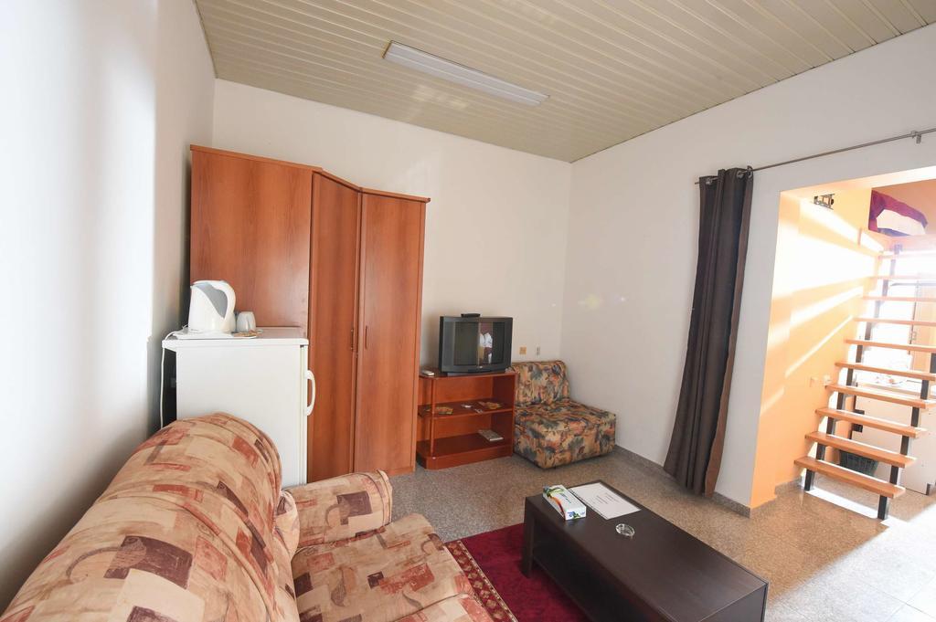 Apartment Inn Rooms ノヴィ・サド 部屋 写真